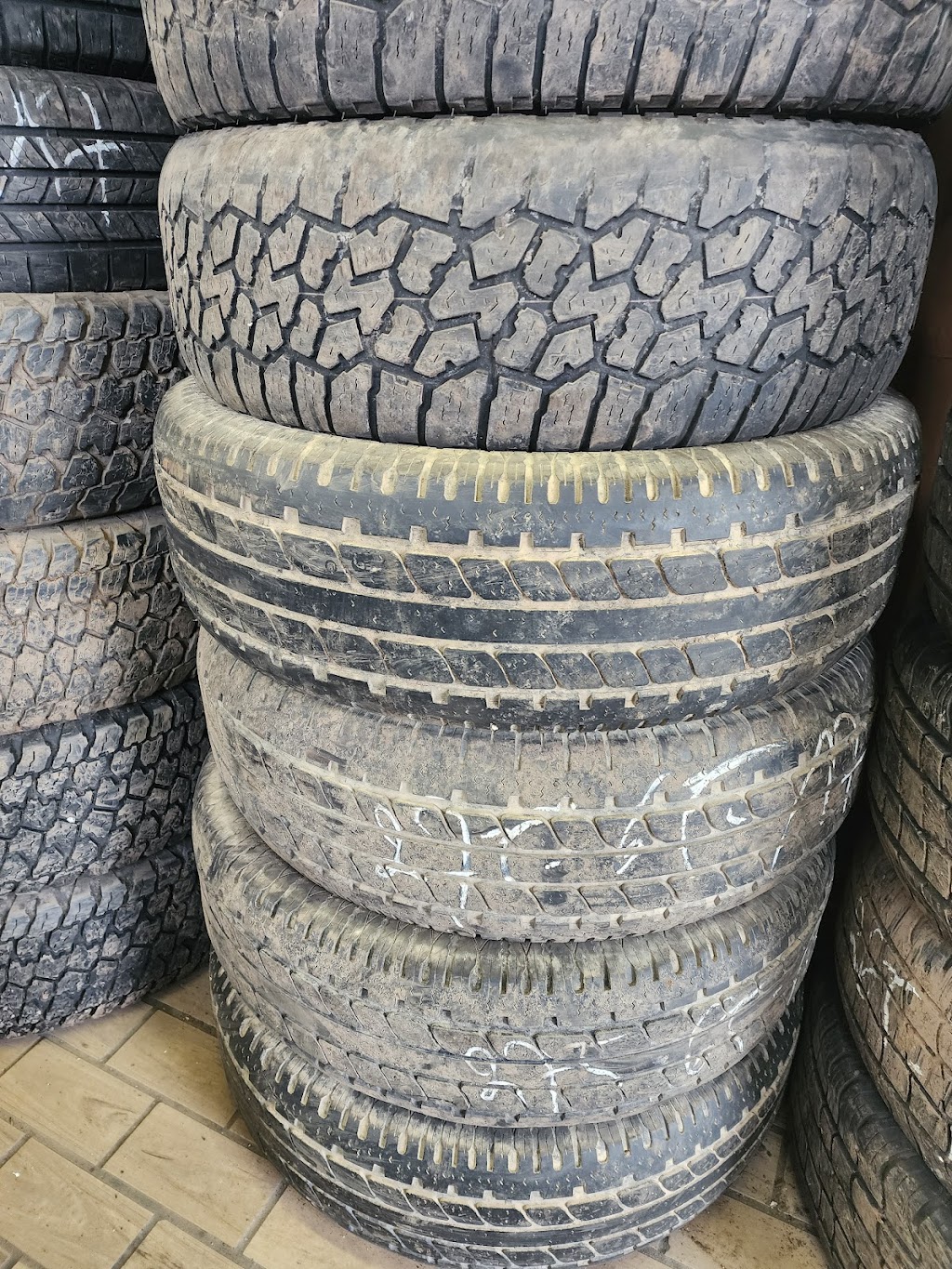 Action Tire & Custom Rims | 609 S Arlington St, Akron, OH 44306, USA | Phone: (330) 786-1401