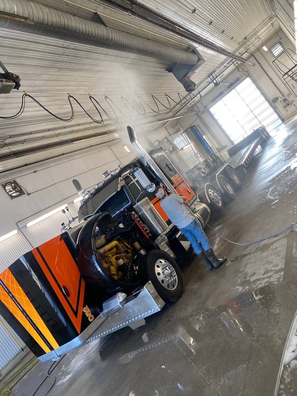 Dubbels Truck Wash | 5224 284th St E, Randolph, MN 55065, USA | Phone: (507) 663-9006