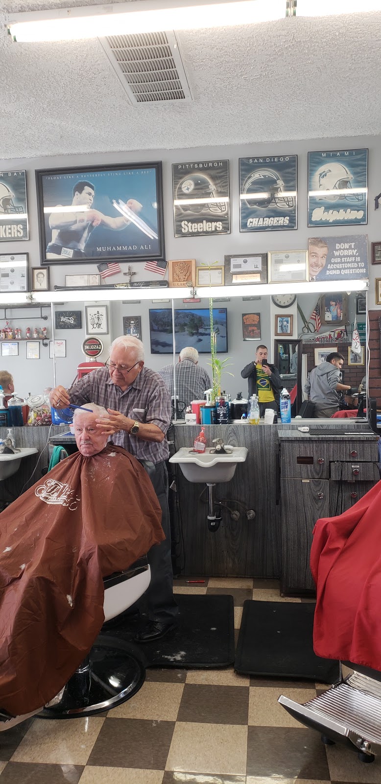 Joes Barber Shop | 1009 W 6th St, Corona, CA 92882, USA | Phone: (951) 737-2357