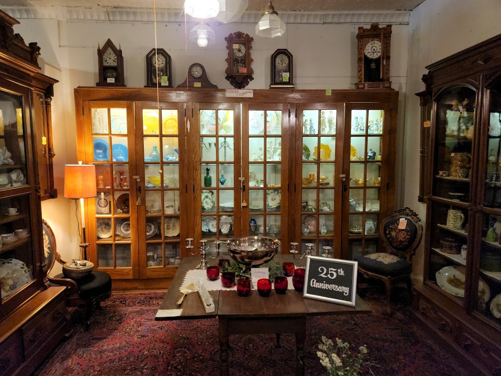 Virginia Jarvis Antiques | 701 Main St, Winfield, KS 67156, USA | Phone: (620) 221-1732