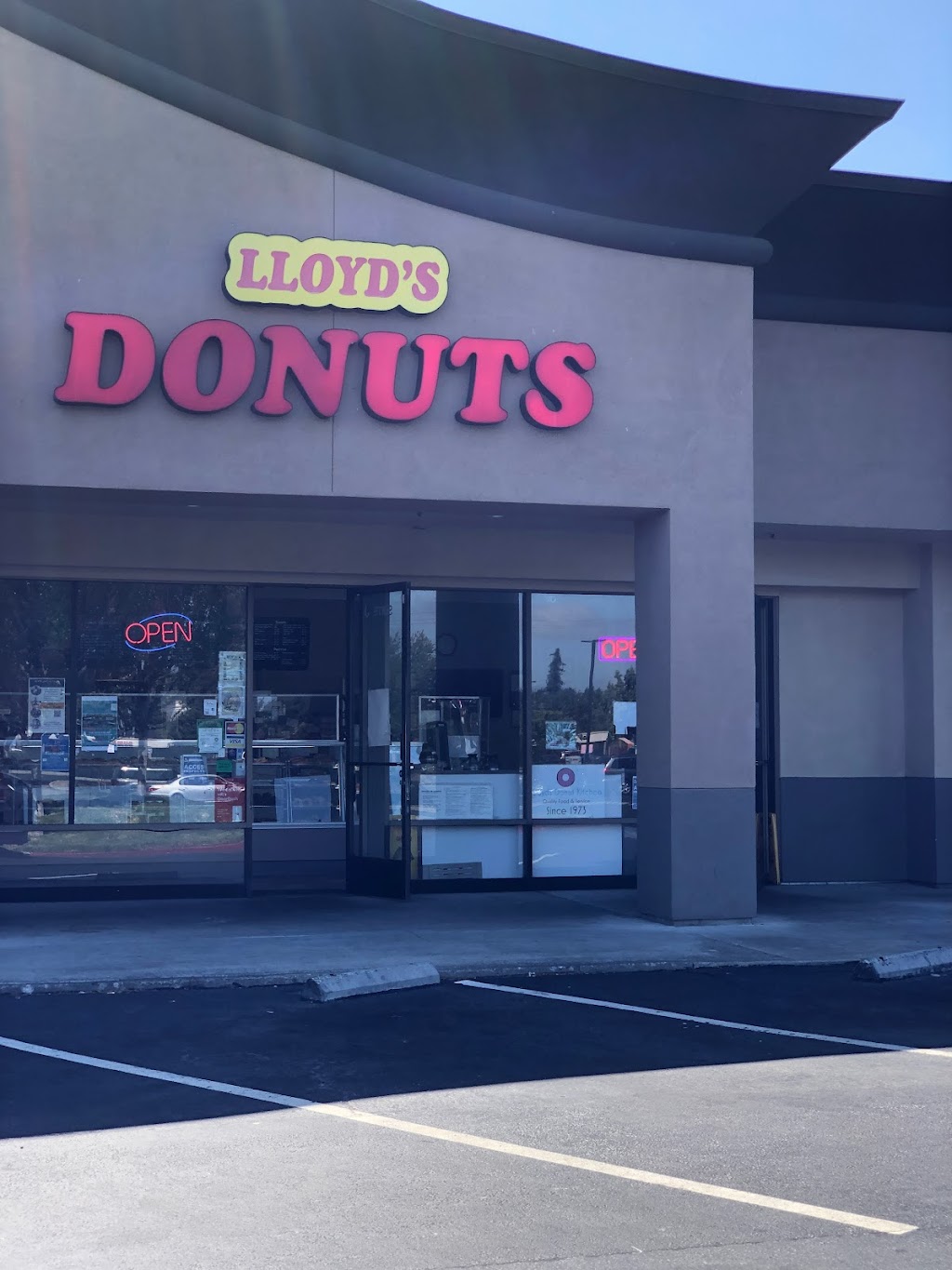 Lloyds Donut Kitchen | 5200 Mowry Ave Ste J, Fremont, CA 94538 | Phone: (510) 792-9322