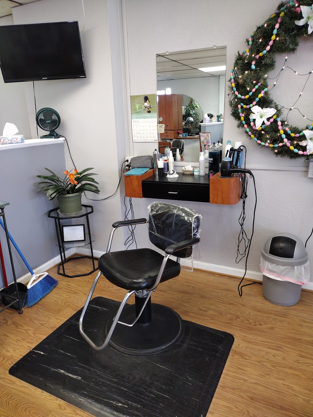 Bladez Hair Studio | 601 E Huron River Dr, Belleville, MI 48111 | Phone: (734) 697-5600
