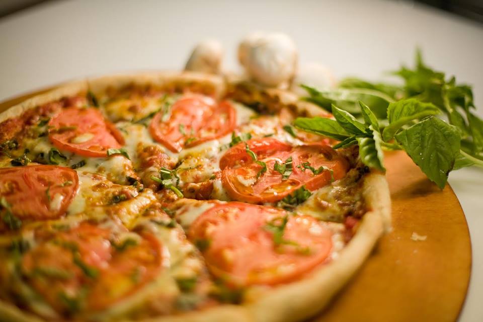 Sarpinos Pizzeria | 17020 E US Hwy 40 #12, Independence, MO 64055, USA | Phone: (816) 581-2000