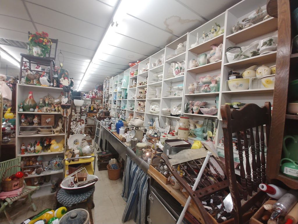 Echo Cottage Antique Mall | 422 Voss Ave, Odem, TX 78370, USA | Phone: (361) 368-2994