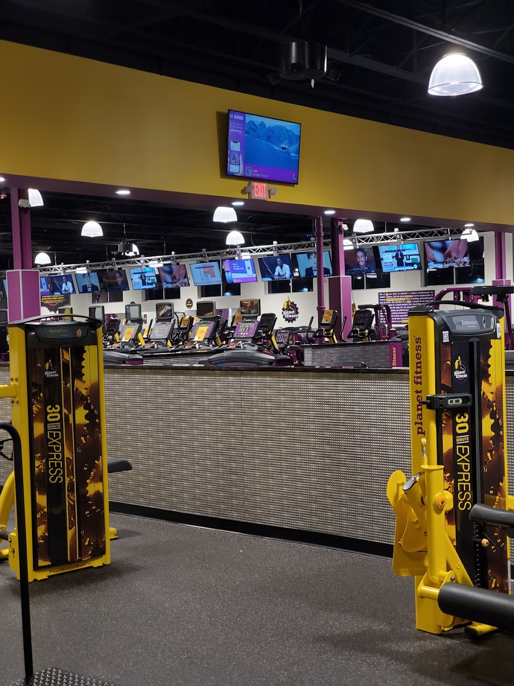 Planet Fitness | 4301 Shelbyville Rd, Louisville, KY 40207, USA | Phone: (502) 390-2021