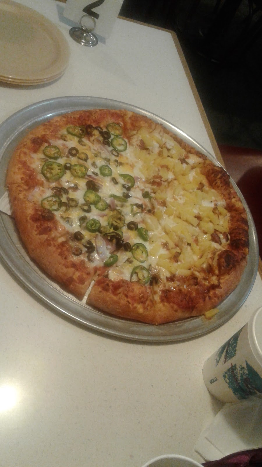 Lamppost Pizza | 8065 Elk Grove Florin Rd # 100 # 100, Sacramento, CA 95829, USA | Phone: (916) 681-9800