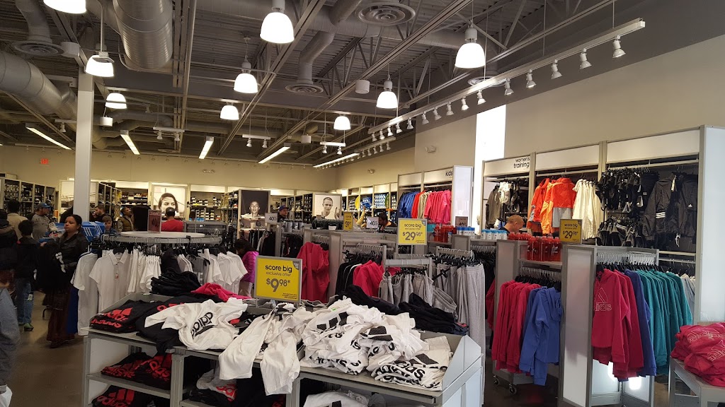 adidas Outlet Store Eagan | 3985 Eagan Outlets Pkwy, Eagan, MN 55122 | Phone: (651) 994-2548