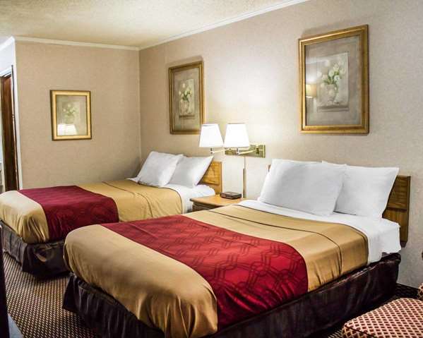 Econo Lodge | 2137 Lincoln Way E, Wooster, OH 44691, USA | Phone: (330) 264-8883