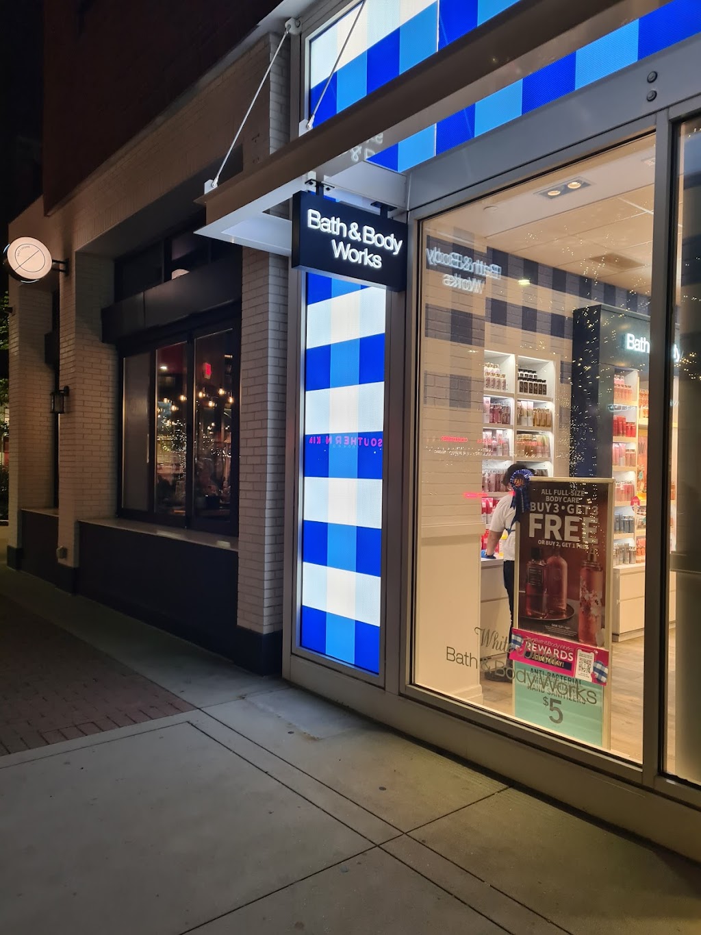 Bath & Body Works | 80 Premium Outlets Blvd, Merrimack, NH 03054, USA | Phone: (603) 420-9126