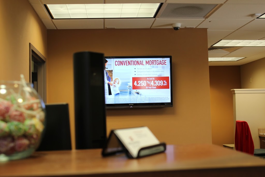 Broadway Bank - Dripping Springs Financial Center | 320 US-290, Dripping Springs, TX 78620, USA | Phone: (512) 858-1039