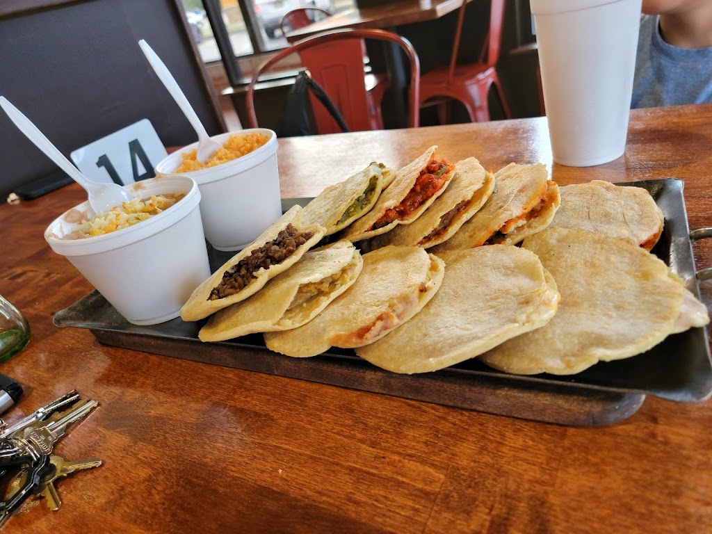 Gordillas | 655 W Lake St, Addison, IL 60101, USA | Phone: (630) 543-1400