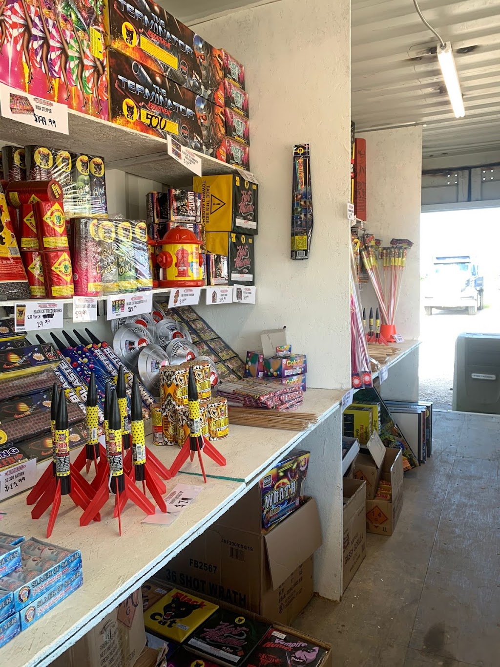 365 Texas Fireworks | 6684 TX-276, Royse City, TX 75189, USA | Phone: (469) 930-3961