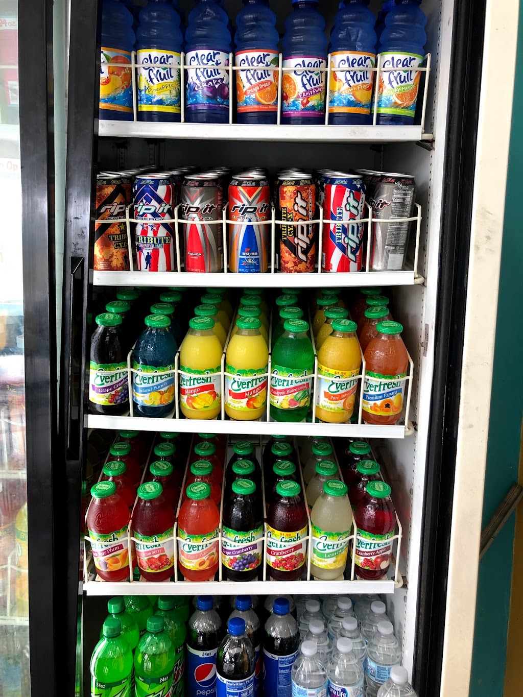 Sharks Fish & Chicken | 1616 W Third St, Dayton, OH 45402, USA | Phone: (937) 224-1300