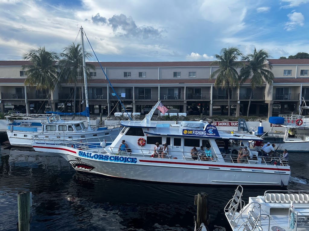 Sharkey’s Sharkbite Grill | 522 Caribbean Dr, Key Largo, FL 33037, USA | Phone: (305) 453-0999