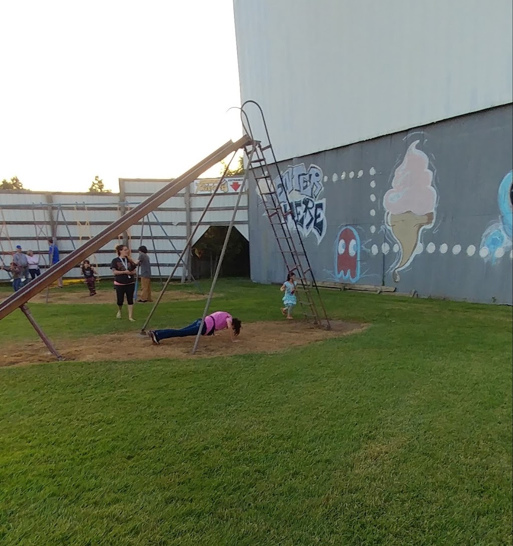 Sunset Drive In | 9950 Telegraph Rd, Middleport, NY 14105, USA | Phone: (716) 735-7372