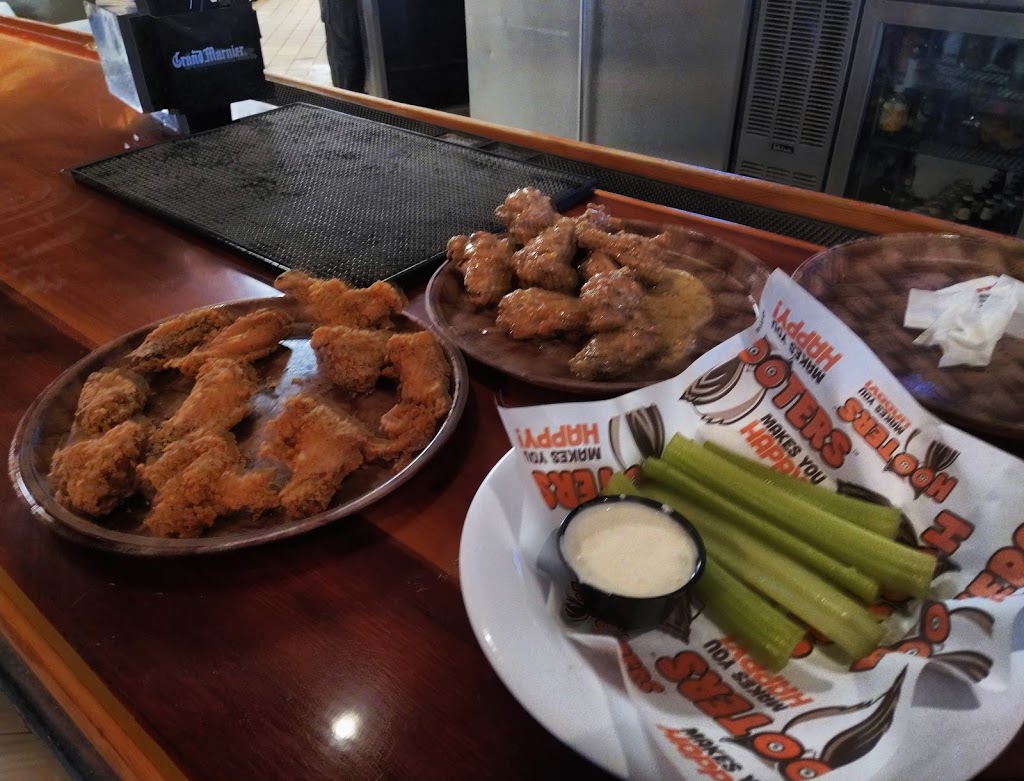 Hooters | 1160 N Military Hwy, Norfolk, VA 23502, USA | Phone: (757) 466-1598