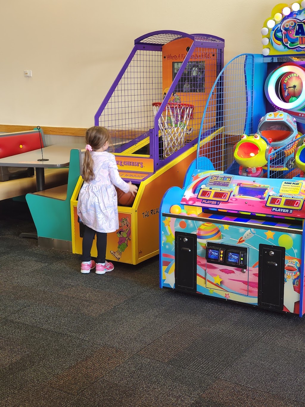 Chuck E. Cheese | 15913 Manchester Rd, Ellisville, MO 63011, USA | Phone: (636) 391-2391