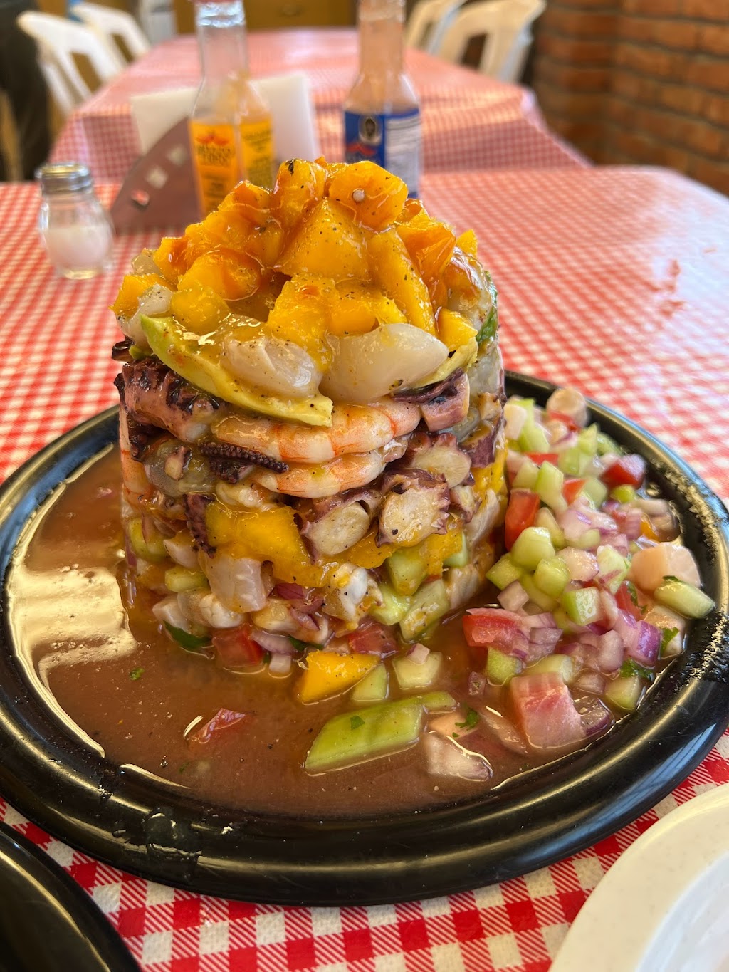 Restaurante La Encinera | Rancho La Divina Providencia, 22740 El Gato, B.C., Mexico | Phone: 664 157 5245