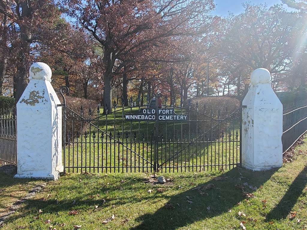 Fort Winnebago Cemetery | Highway EE, Portage, WI 53901, USA | Phone: (414) 382-5300