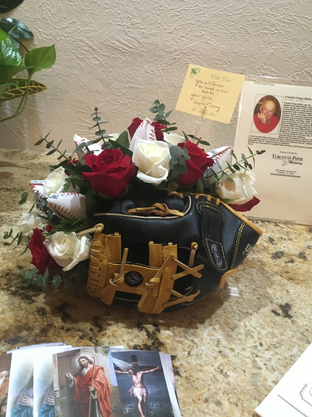 The Flower Box | 513 S 6th St, Kingsville, TX 78363, USA | Phone: (361) 592-2691