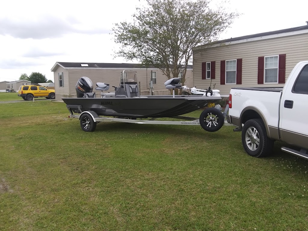 Breaux & Daigle Marine & Trailer | 3424 LA-70, Pierre Part, LA 70339, USA | Phone: (985) 252-6411