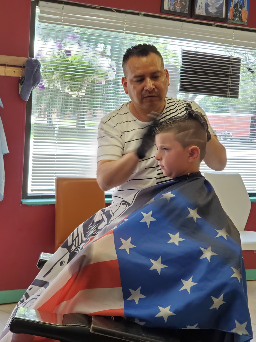 Barber shop Amaro | 705 E Main St, Warsaw, KY 41095, USA | Phone: (859) 466-9102