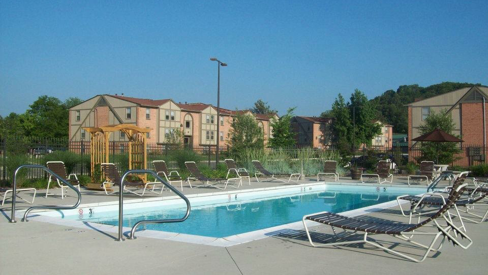Newberry Parc | 250 Olde English Ct, Louisville, KY 40272, USA | Phone: (502) 935-3164