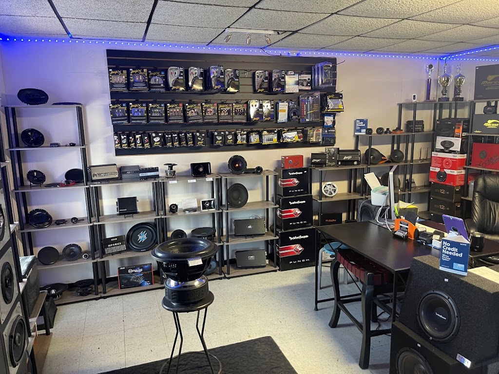 Creative Car Audio | 1636 Acme St, Orlando, FL 32805, USA | Phone: (407) 440-1422
