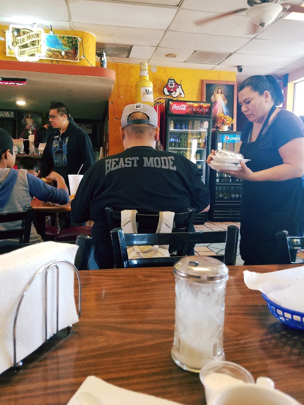 FAMILY MARKET | 8669 S Mendocino Ave, Parlier, CA 93648, USA | Phone: (559) 254-5038