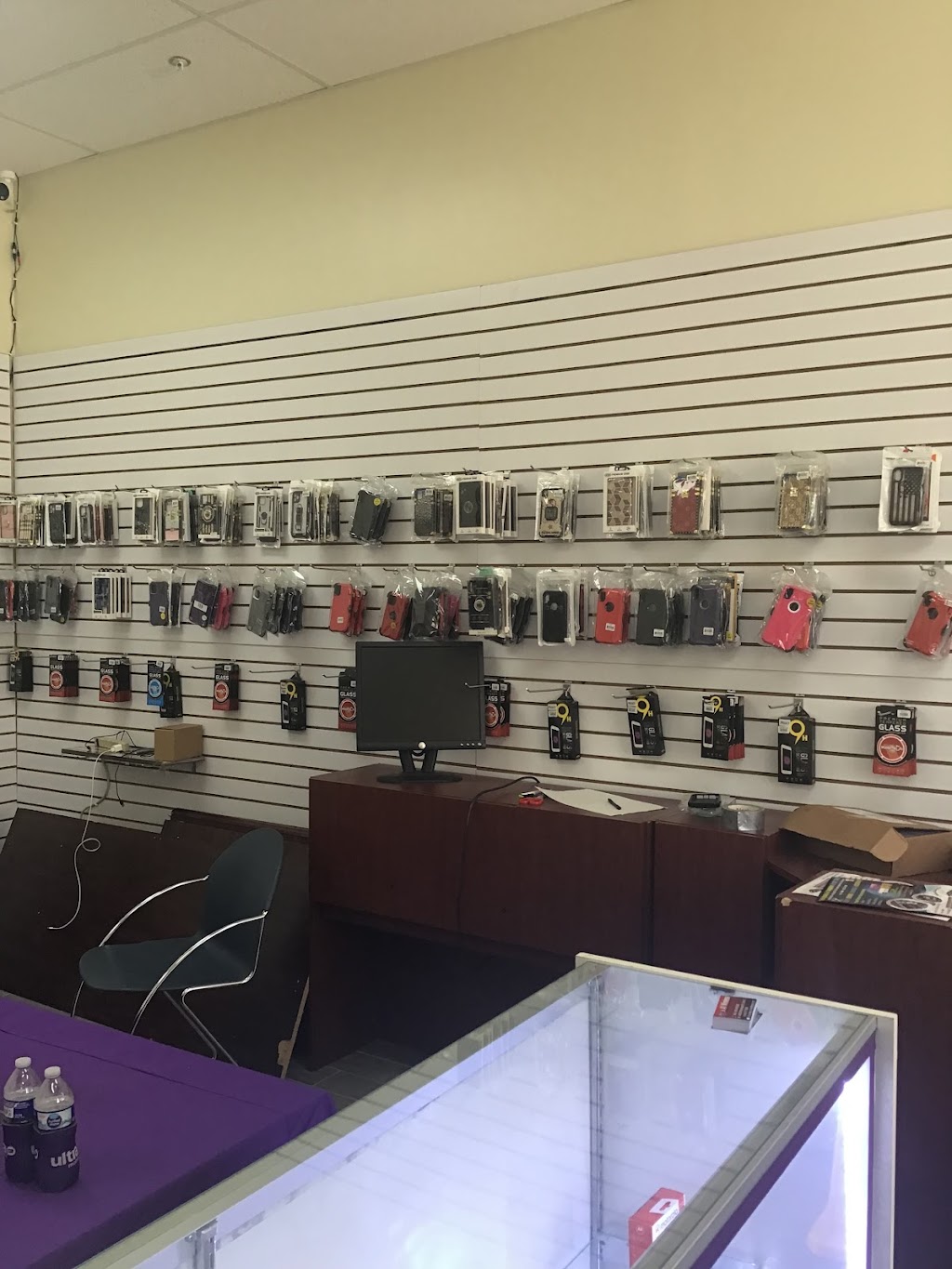 A1 Wireless Cell Phone Repair Center | 3540 S Polk St, Dallas, TX 75224, USA | Phone: (972) 987-7768