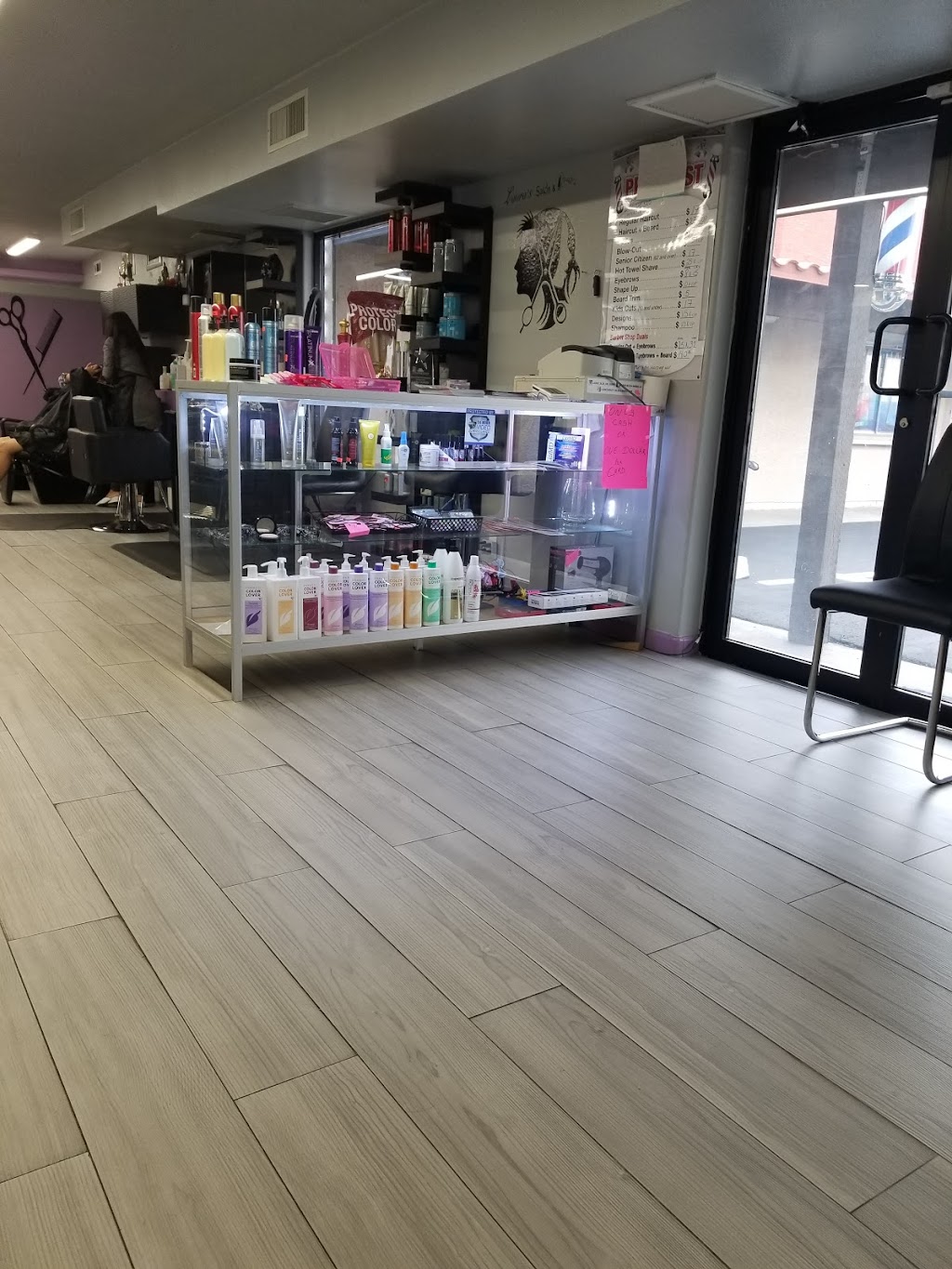 Lauras Beauty Salon & Barber Shop | 7014 N 27th Ave, Phoenix, AZ 85051, USA | Phone: (602) 903-8572
