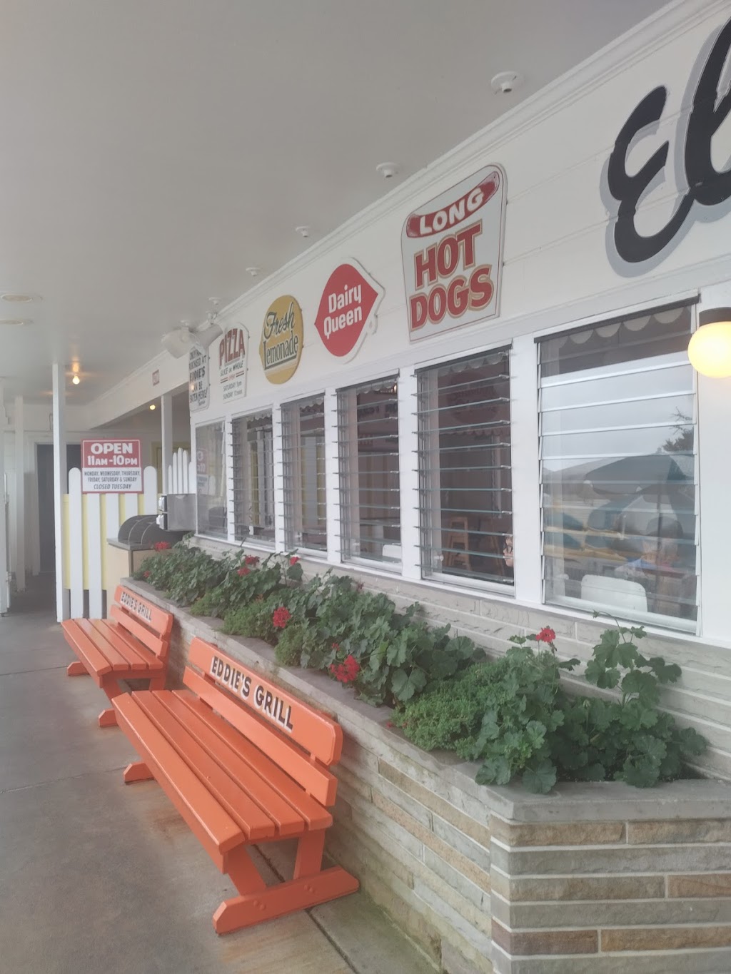 Dairy Queen Store | 5377 Lake Rd E, Geneva, OH 44041, USA | Phone: (440) 466-8720