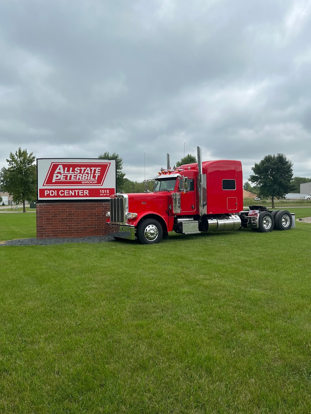 Allstate Peterbilt Group PDI Center | 1515 30th St NW, Faribault, MN 55021, USA | Phone: (507) 334-0189