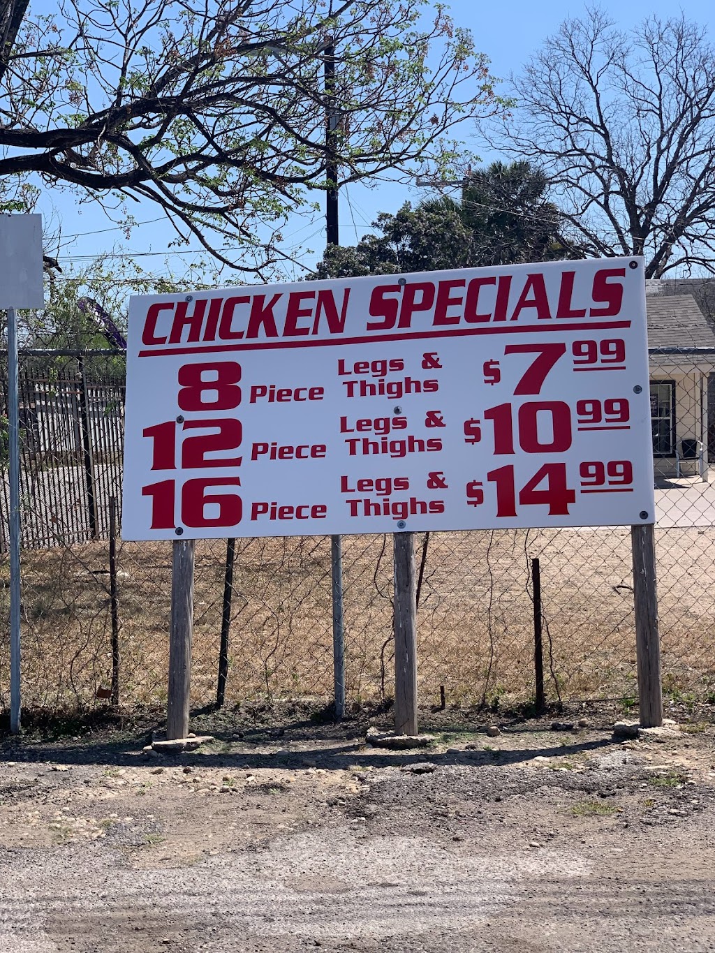 Ches Chicken & Burgers | 4303 S Presa St #1045, San Antonio, TX 78223, USA | Phone: (210) 533-7989