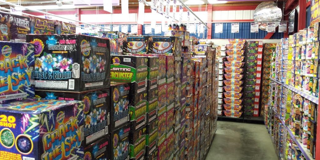 Phantom Fireworks of Lawrenceburg | 1670 US-50, Lawrenceburg, IN 47025, USA | Phone: (812) 537-4005