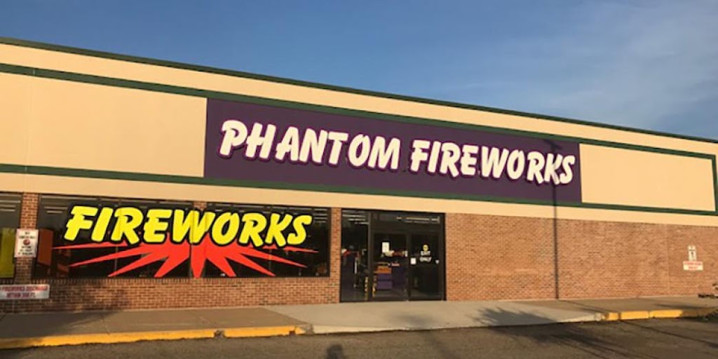 Phantom Fireworks of West Bloomfield | 7300 Haggerty Rd, West Bloomfield Township, MI 48322, USA | Phone: (248) 592-9610