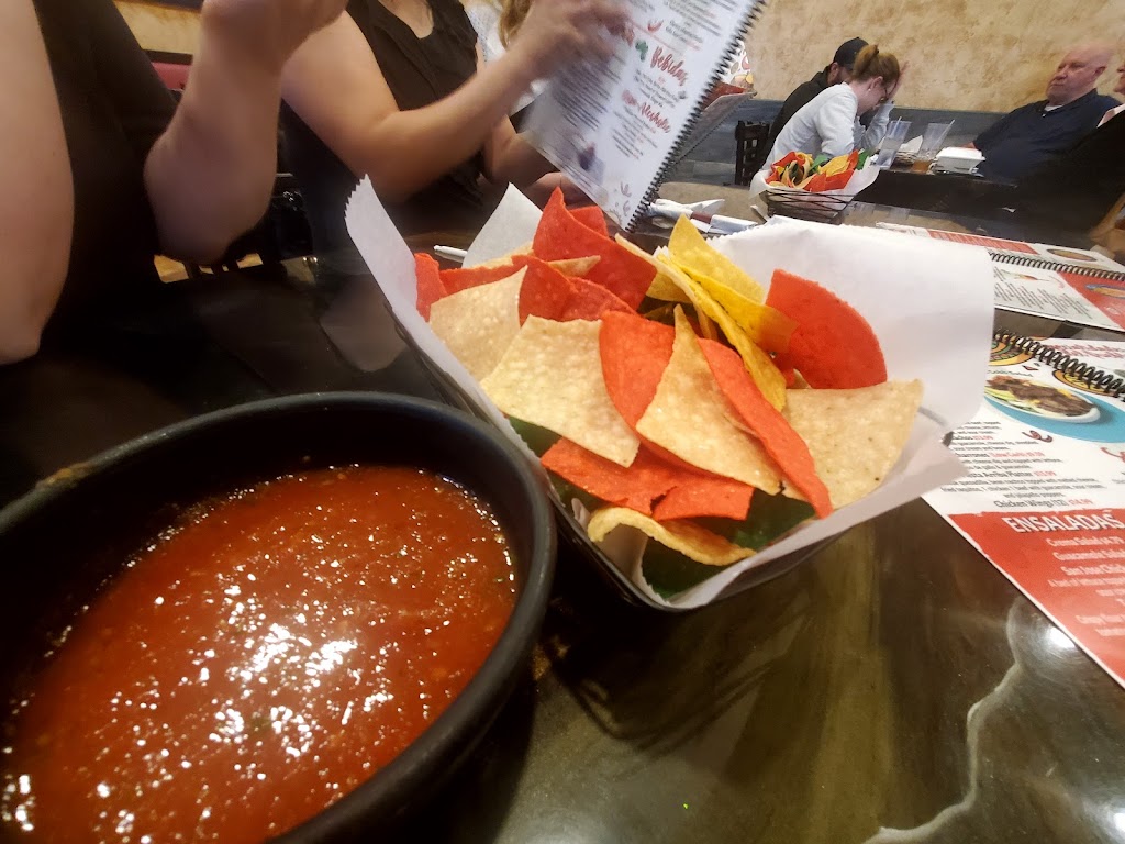 Fiesta Mexicana Holly Springs | 428 Village Walk Dr, Holly Springs, NC 27540, USA | Phone: (919) 346-1330