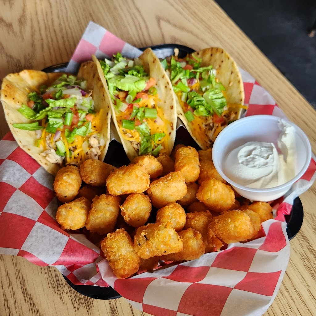 Hanks Local Bar+Food+Patio | 2529 Patterson Rd, Dayton, OH 45420, USA | Phone: (937) 254-7527