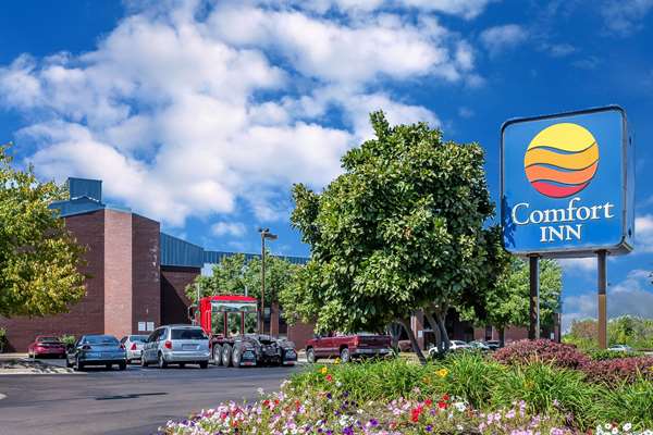 Comfort Inn - Hall of Fame | 5345 Broadmoor Cir NW, Canton, OH 44709, USA | Phone: (330) 492-1331