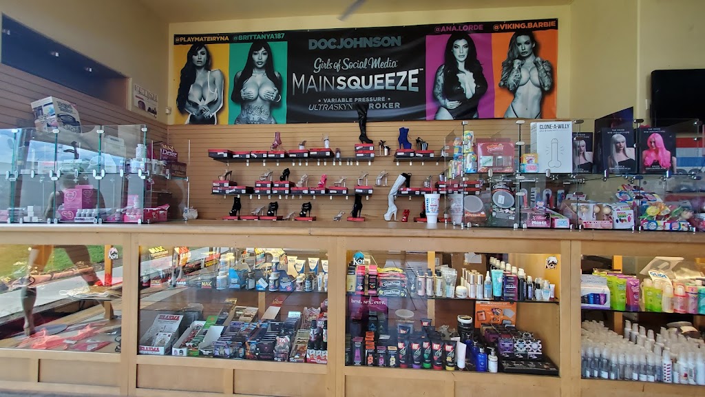 Aladdins Adult Boutique & Thee Dollhouse Saloon | 13502 Regional Dr, Laredo, TX 78045, USA | Phone: 867 129 1699