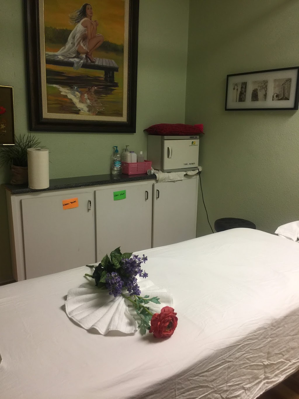 Queen Bee Body Massage in Brea | 330 N Brea Blvd #K, Brea, CA 92821, USA | Phone: (714) 784-6256