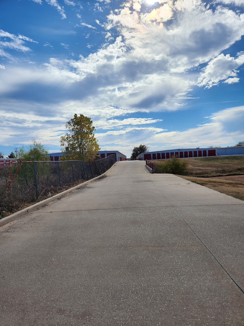 Overflow Garage | 215 Hickory St, Paradise, TX 76073, USA | Phone: (940) 204-0833