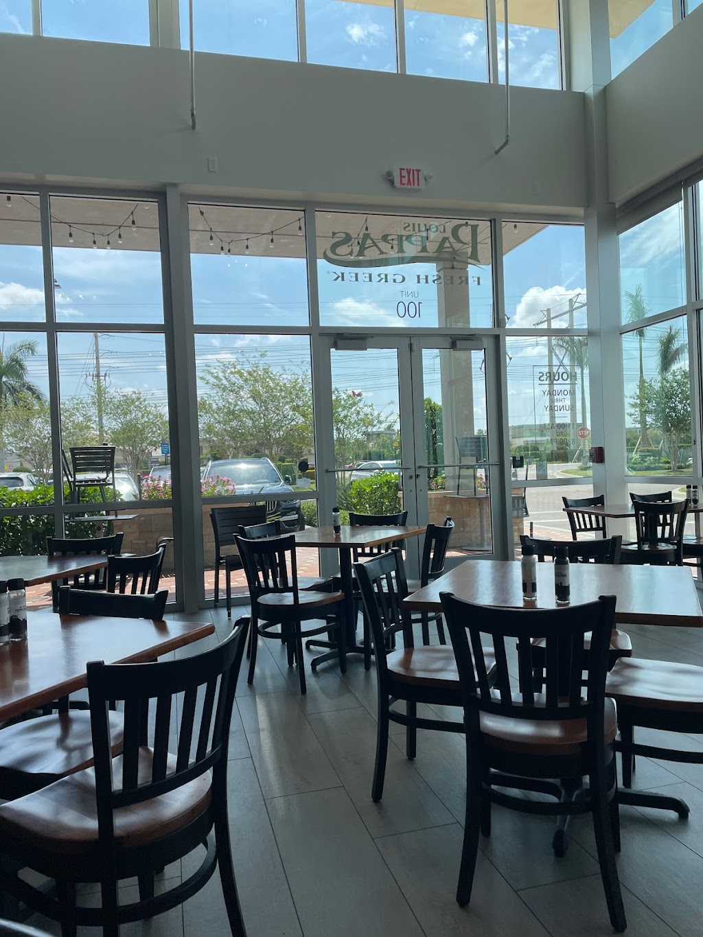 Louis Pappas Fresh Greek- University Towncenter, Bradenton | 8512 Cooper Creek Blvd #100, Bradenton, FL 34201, USA | Phone: (941) 388-8719