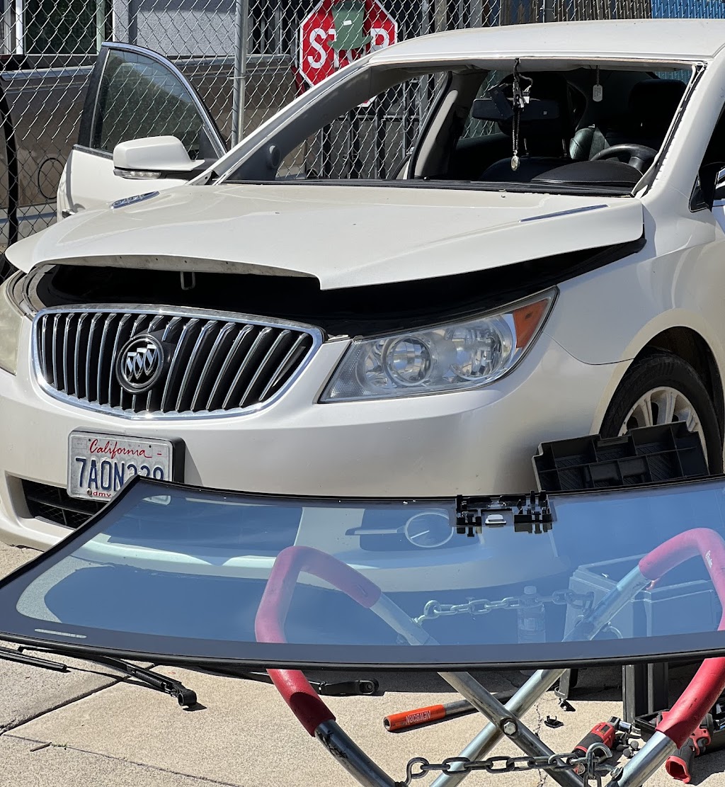 A Plus auto glass repair LLC | 3139 Kobrock Way, Carmichael, CA 95608, USA | Phone: (916) 695-2558