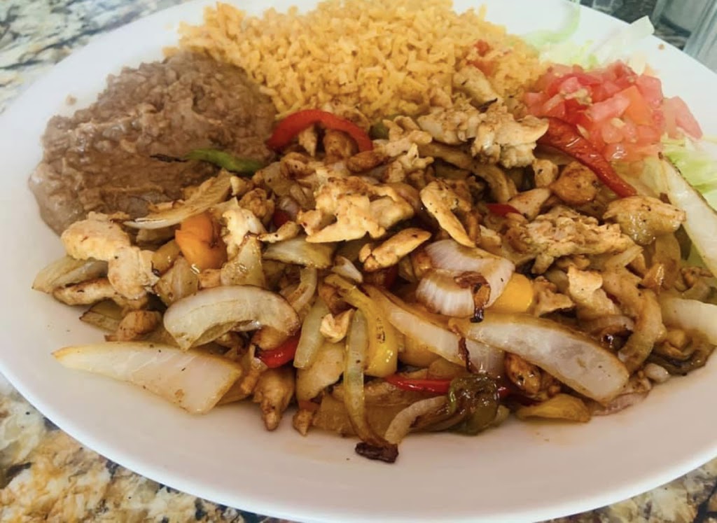 El Jardin Restaurant | 806 W Corpus Christi St, Beeville, TX 78102, USA | Phone: (361) 343-5977