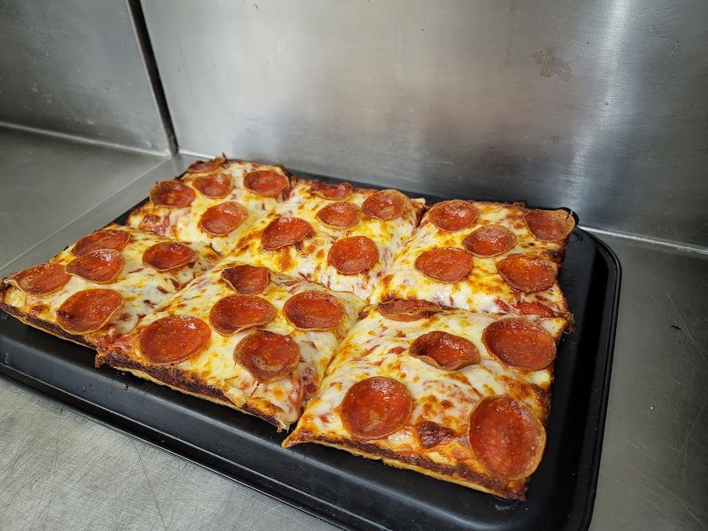 Dollys Pizza | 8197 Cooley Lake Rd, Commerce Charter Twp, MI 48382, USA | Phone: (248) 363-7770