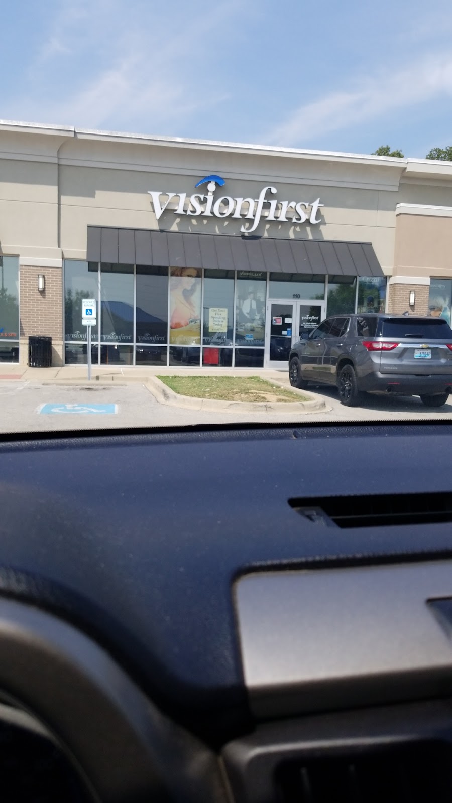VisionFirst: Dr. Hogan and Dr. Houston | 5023 Mud Ln #110, Louisville, KY 40229, USA | Phone: (502) 968-2015