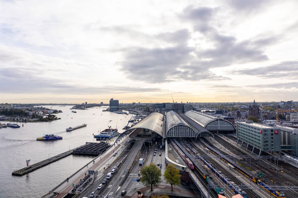 Waldom Electronics EMEA BV | De Ruijterkade 7, 1013 AA Amsterdam, Netherlands | Phone: 020 891 2744