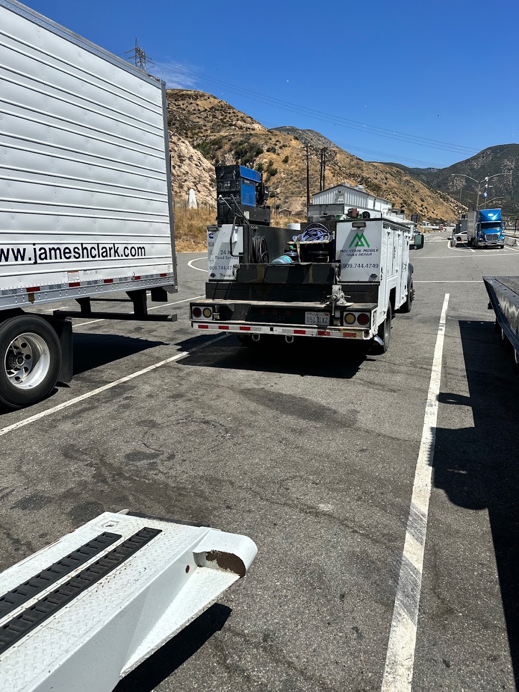 Mountain Mobile Truck Repair | 12556 Silverwood St, Hesperia, CA 92345, USA | Phone: (909) 744-4749