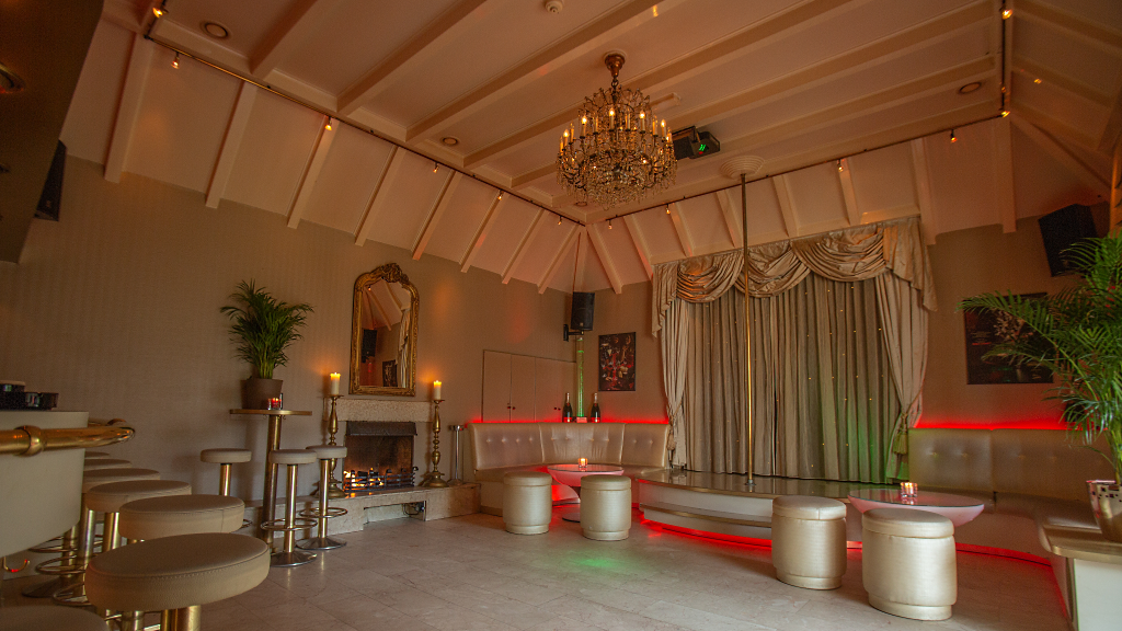 Boccaccio | Hector Treublaan 2, 1251 CG Laren, Netherlands | Phone: 035 531 1717